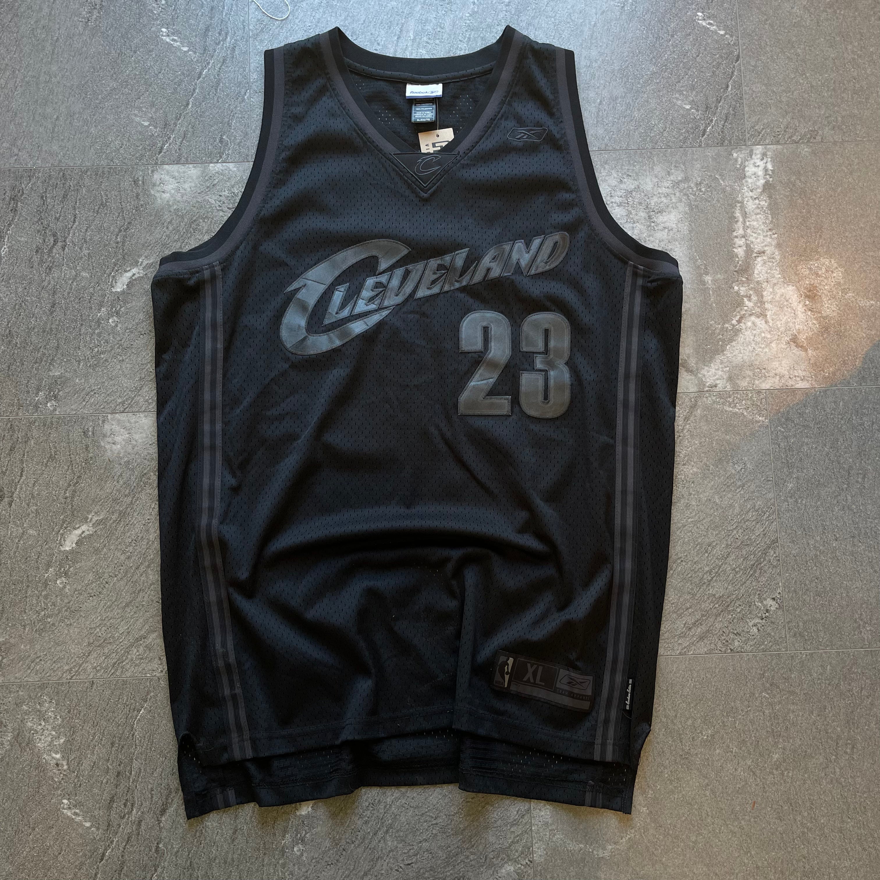Vintage NBA Reebok Cleveland Basketball Jersey (Size XL)