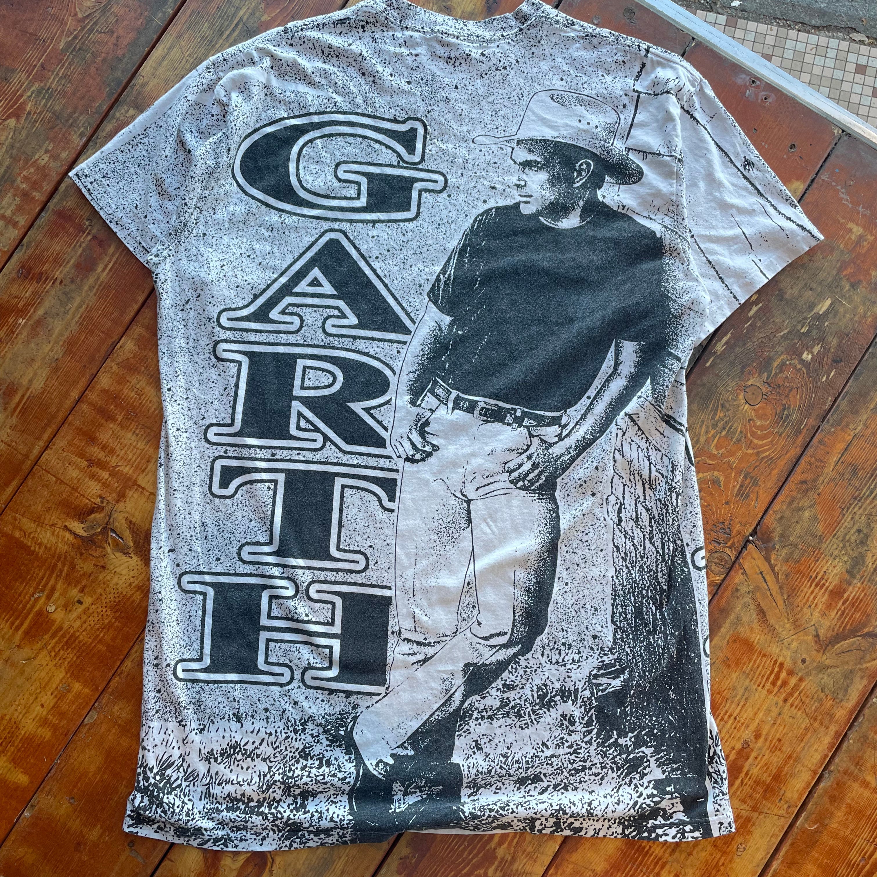 Vintage Garth Tee. (L) t-shirt OTHER 